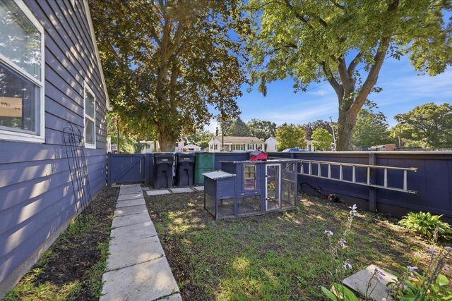1000 Brewster AVENUE, Beloit, WI 53511