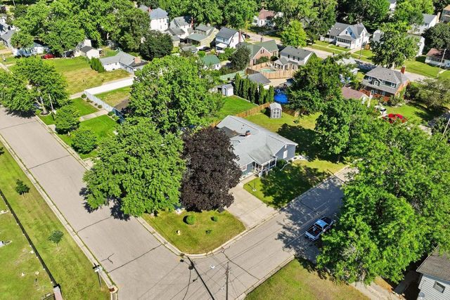 1000 Brewster AVENUE, Beloit, WI 53511