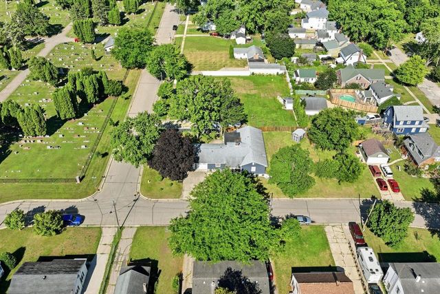 1000 Brewster AVENUE, Beloit, WI 53511