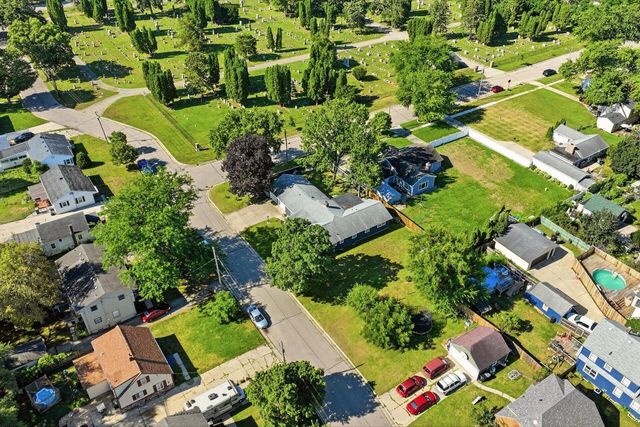 1000 Brewster AVENUE, Beloit, WI 53511