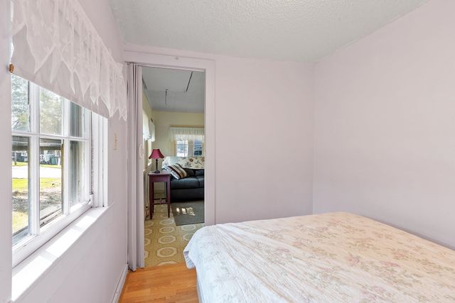 32 Ells Road, Hampstead, NH 03841