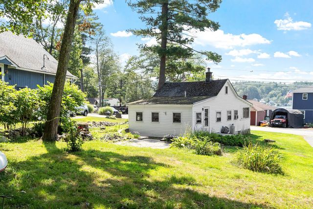 32 Ells Road, Hampstead, NH 03841