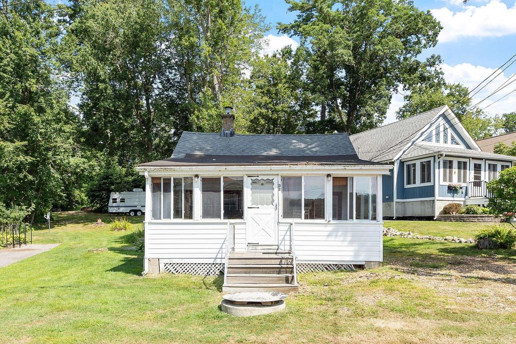 32 Ells Road, Hampstead, NH 03841