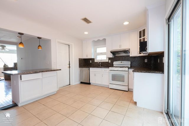 369 Fairview Avenue, Colonia, NJ 07067