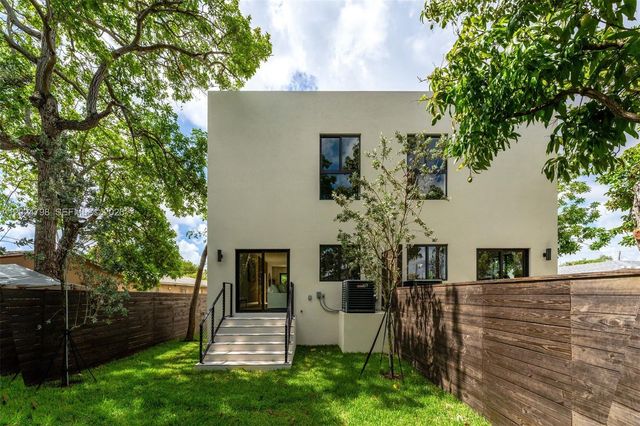 1917 NW 17 Street A, Miami, FL 33125