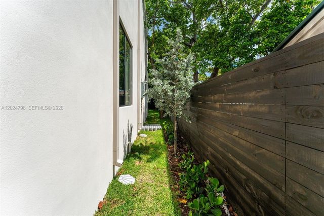 1917 NW 17 Street A, Miami, FL 33125
