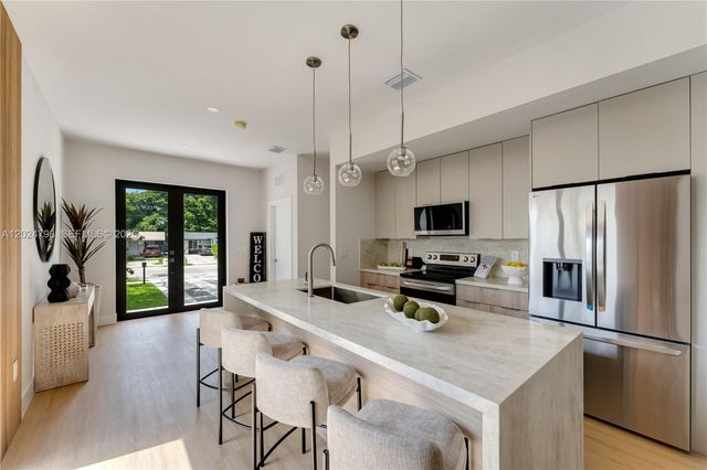 1917 NW 17 Street A, Miami, FL 33125