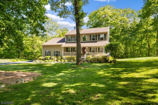 7 Lighthouse Cir, Jefferson Twp., NJ 07849
