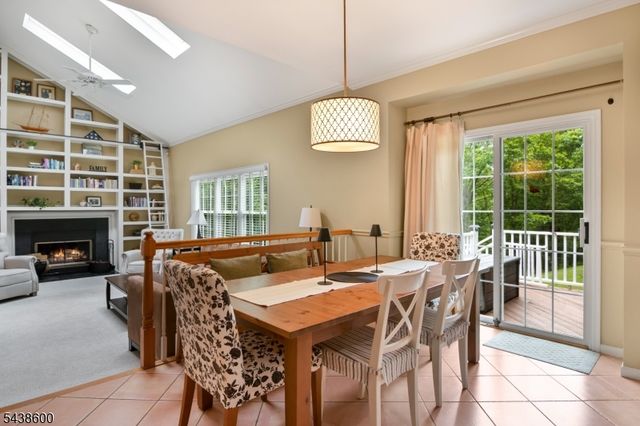 7 Lighthouse Cir, Jefferson Twp., NJ 07849