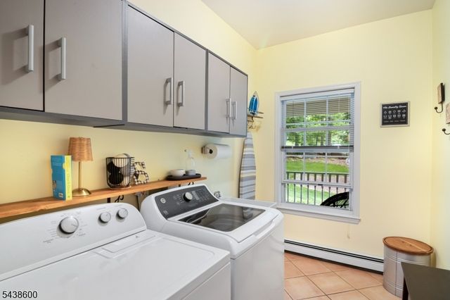 7 Lighthouse Cir, Jefferson Twp., NJ 07849