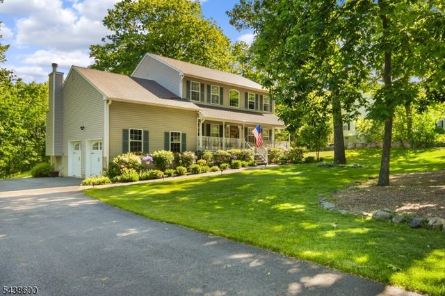 7 Lighthouse Cir, Jefferson Twp., NJ 07849