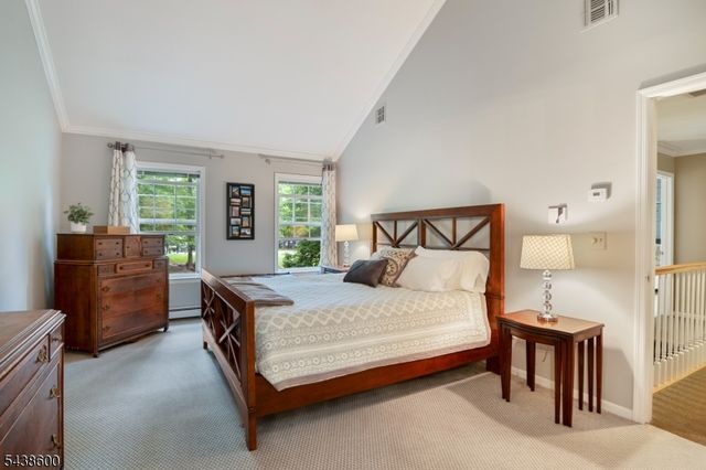 7 Lighthouse Cir, Jefferson Twp., NJ 07849