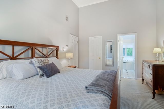 7 Lighthouse Cir, Jefferson Twp., NJ 07849