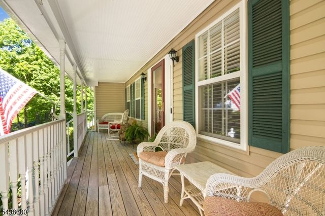 7 Lighthouse Cir, Jefferson Twp., NJ 07849