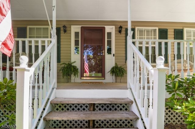 7 Lighthouse Cir, Jefferson Twp., NJ 07849