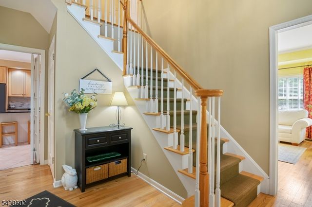 7 Lighthouse Cir, Jefferson Twp., NJ 07849