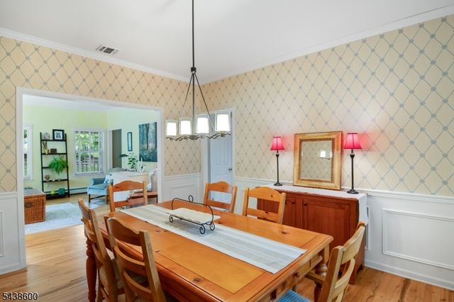 7 Lighthouse Cir, Jefferson Twp., NJ 07849