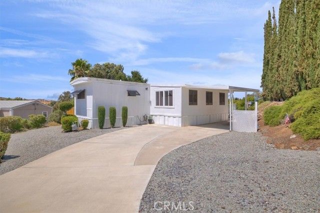 22780 Skylink, Canyon Lake, CA 92587