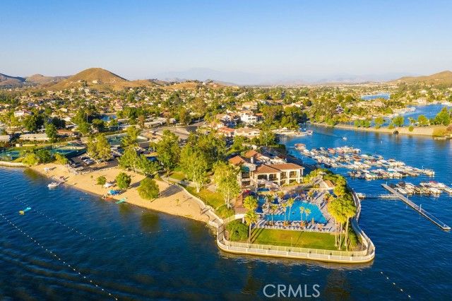 22780 Skylink, Canyon Lake, CA 92587