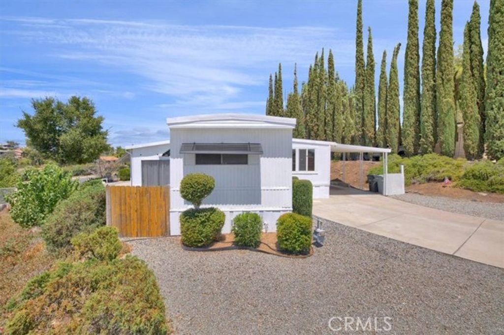 22780 Skylink, Canyon Lake, CA 92587