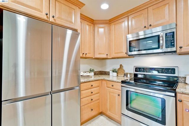 49002 Cinnamon Fern Common 427, Fremont, CA 94539