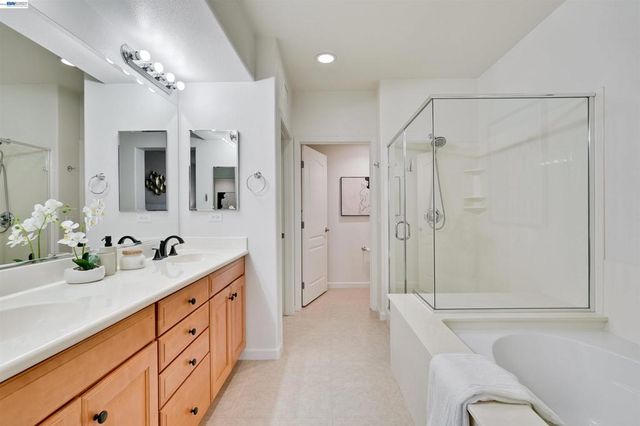 49002 Cinnamon Fern Common 427, Fremont, CA 94539