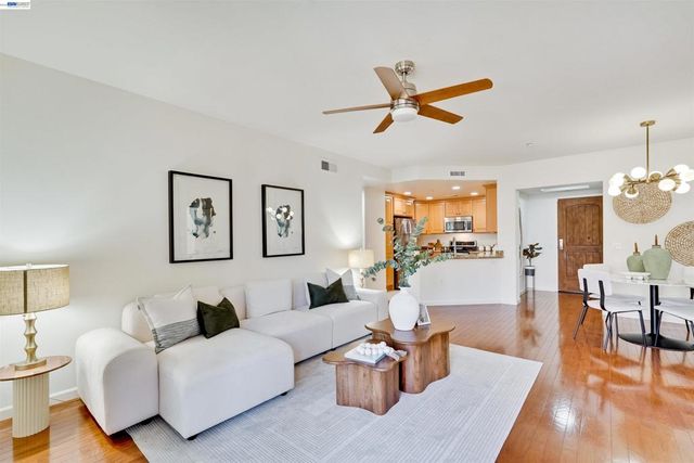 49002 Cinnamon Fern Common 427, Fremont, CA 94539
