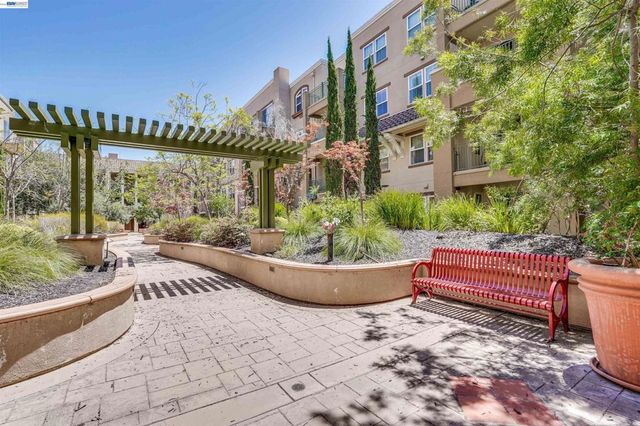 49002 Cinnamon Fern Common 427, Fremont, CA 94539