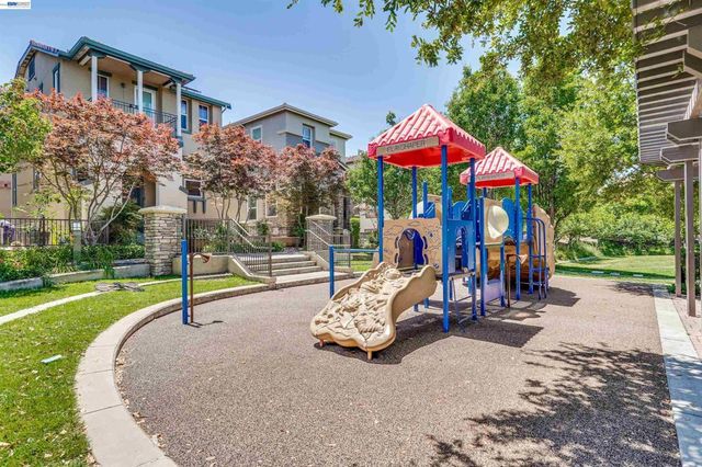 49002 Cinnamon Fern Common 427, Fremont, CA 94539
