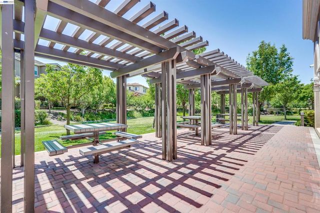 49002 Cinnamon Fern Common 427, Fremont, CA 94539