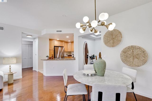 49002 Cinnamon Fern Common 427, Fremont, CA 94539