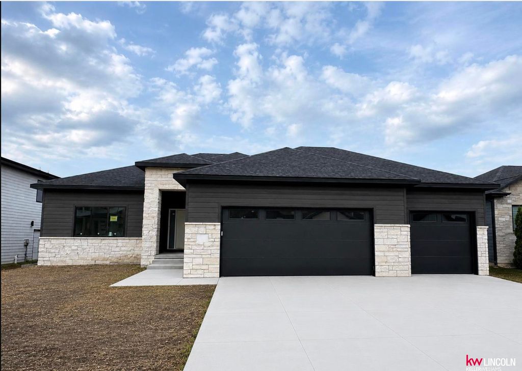 3653 Wilderness Hills Boulevard, Lincoln, NE 68516