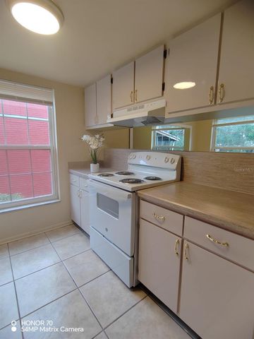 1044 82ND TERRACE N 1044C, St Petersburg, FL 33702