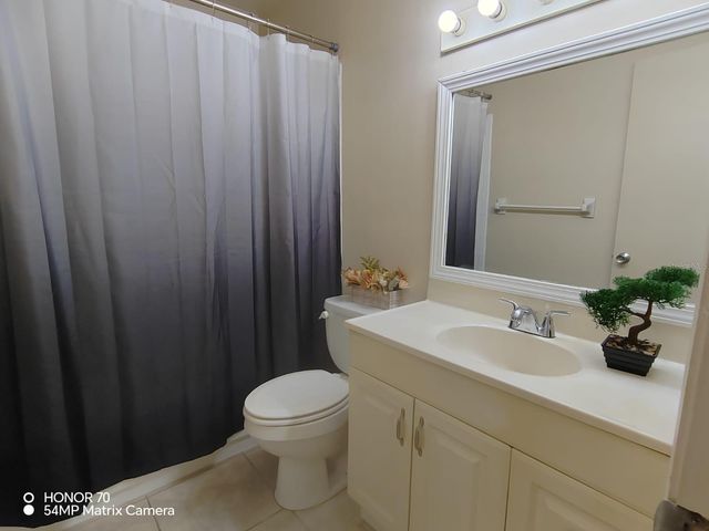 1044 82ND TERRACE N 1044C, St Petersburg, FL 33702