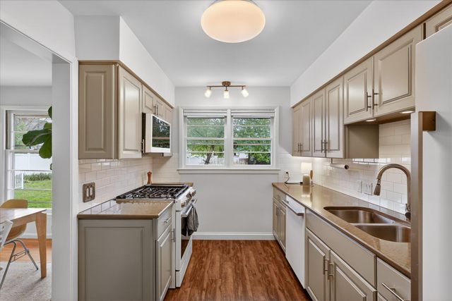 1758 Breton Road SE, East Grand Rapids, MI 49506
