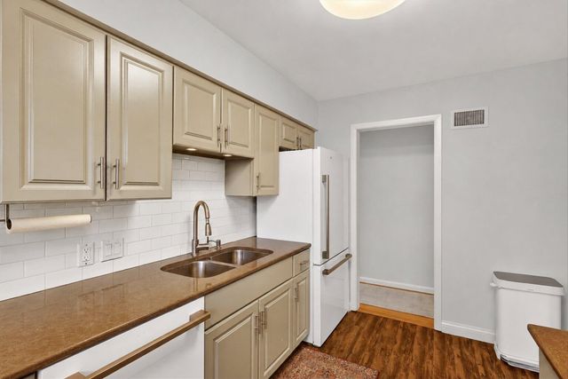 1758 Breton Road SE, East Grand Rapids, MI 49506