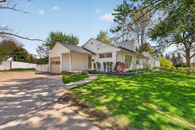 1758 Breton Road SE, East Grand Rapids, MI 49506