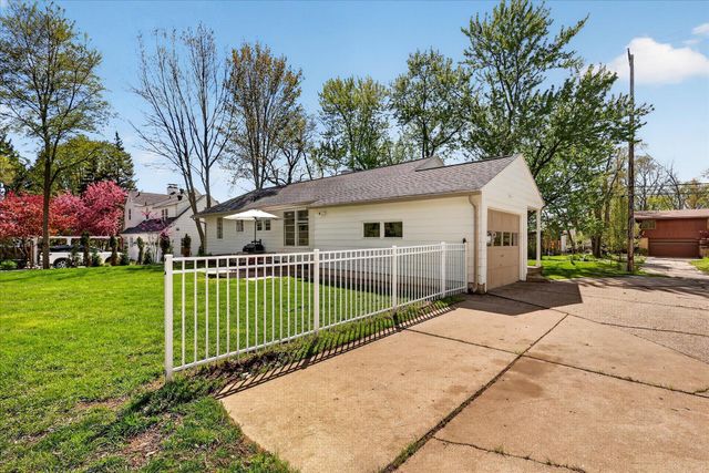 1758 Breton Road SE, East Grand Rapids, MI 49506