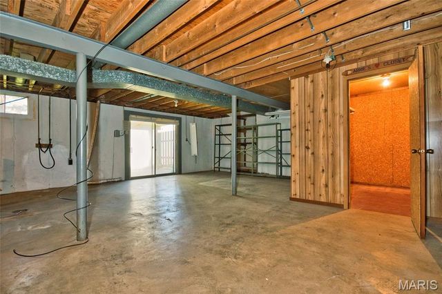 250 Brixham Drive, Chesterfield, MO 63017