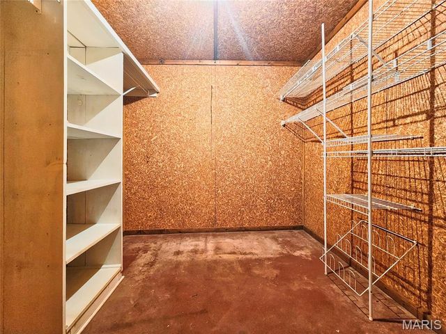 250 Brixham Drive, Chesterfield, MO 63017