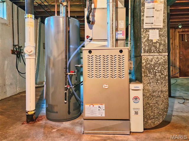 250 Brixham Drive, Chesterfield, MO 63017