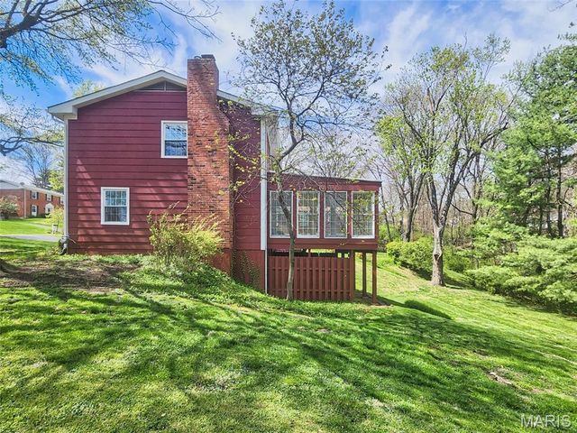 250 Brixham Drive, Chesterfield, MO 63017