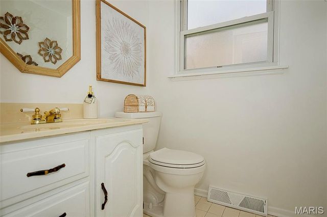 250 Brixham Drive, Chesterfield, MO 63017