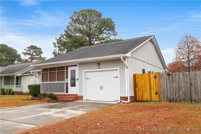 725 Mosswood Lane, Fayetteville, NC 28311