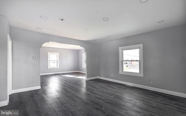 304 E CLEMENTS BRIDGE RD, Runnemede, NJ 08078