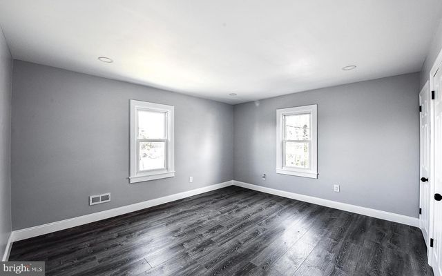 304 E CLEMENTS BRIDGE RD, Runnemede, NJ 08078