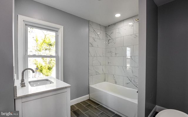 304 E CLEMENTS BRIDGE RD, Runnemede, NJ 08078