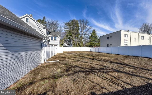 304 E CLEMENTS BRIDGE RD, Runnemede, NJ 08078