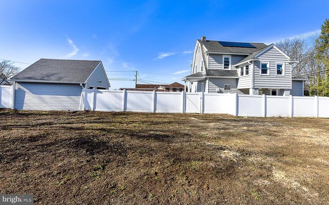 304 E CLEMENTS BRIDGE RD, Runnemede, NJ 08078