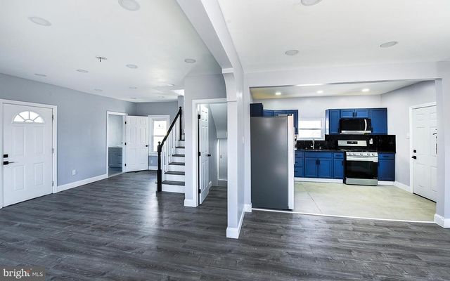 304 E CLEMENTS BRIDGE RD, Runnemede, NJ 08078